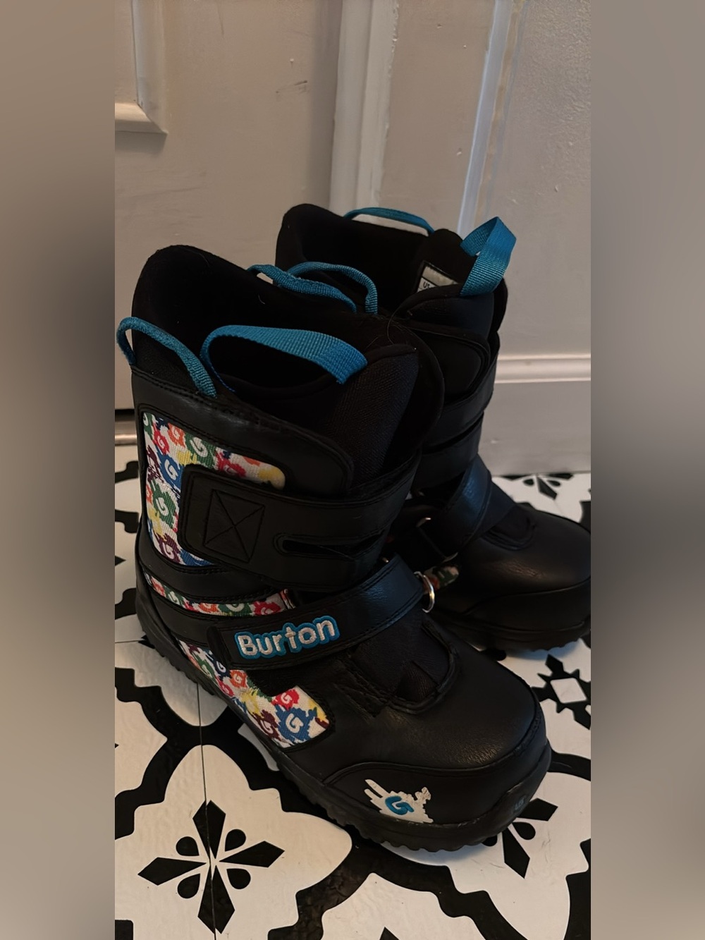 Burton Kids Snowboard Boots - Black with Blue Accents kids size 6